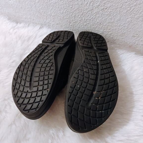 Oofos sandals - Picture 2 of 6